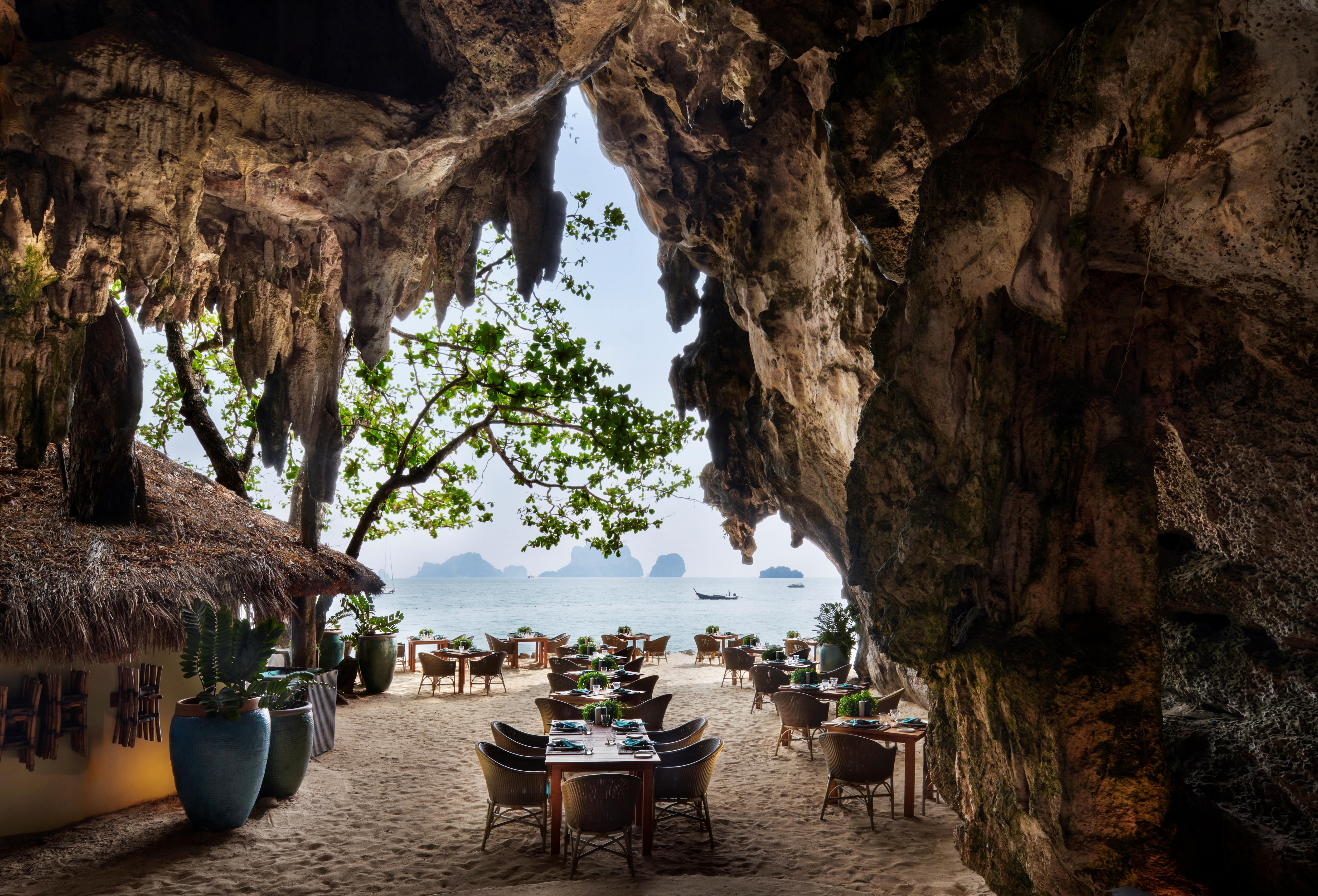Grotto. फोटो: रायवडी क्रबी Grotto. फोटो: रायवडी क्रबी