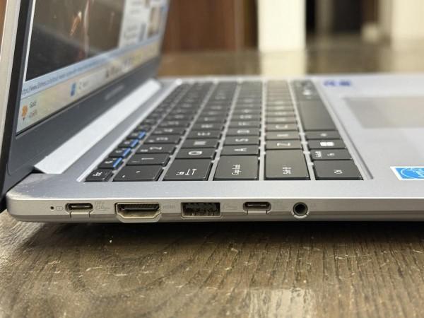 ASUS STAMPOGE P1 पुनरावलोकन ASUS STAMPOGE P1 पुनरावलोकन