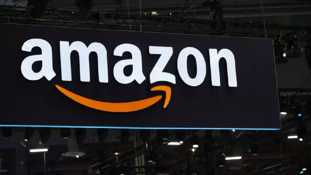बोर्डवर Amazon मेझॉन लोगो बोर्डवर Amazon मेझॉन लोगो