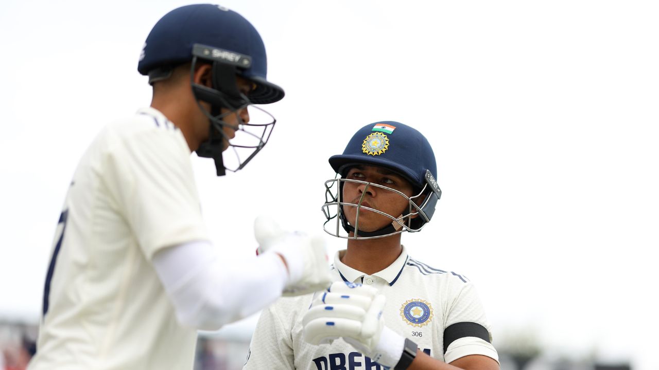 सचिन तेंडुलकर पोस्टवर सौरव गांगुलीने इंडियन वि इंजी हेडिंगले टेस्ट डे 2 मधील 4 शतकाचा अंदाज लावला सचिन तेंडुलकर पोस्टवर सौरव गांगुलीने इंडियन वि इंजी हेडिंगले टेस्ट डे 2 मधील 4 शतकाचा अंदाज लावला