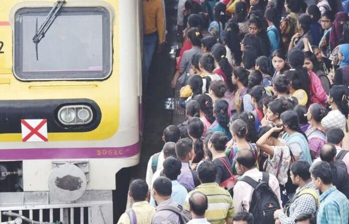 लोकॅट ट्रेन (1) लोकॅट ट्रेन