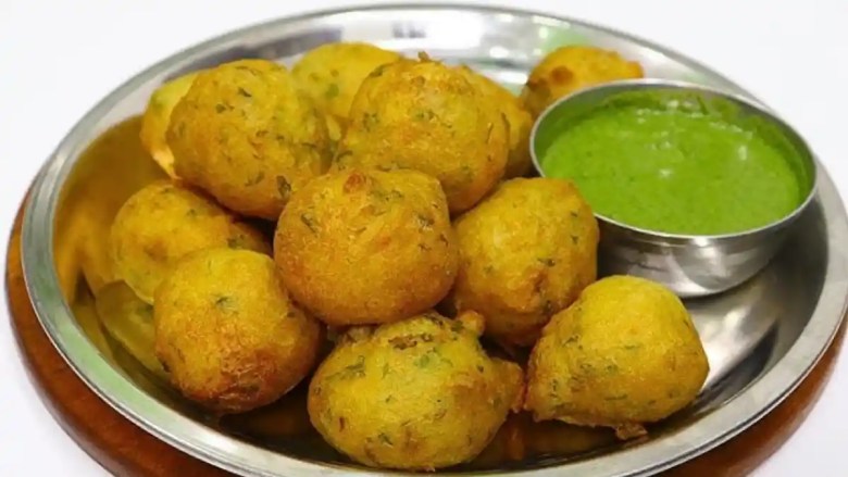 आपल्या पावसाळ्याच्या संध्याकाळी गोड बटाटा बोंडासह एक निरोगी आणि कुरकुरीत स्नॅक बनवा जे सर्व वयोगटातील शिजविणे सोपे आणि आवडले आहे.