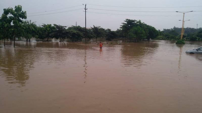 जम्मू मध्ये फ्लॅश पूरचे एक फाईल चित्र जम्मू मध्ये फ्लॅश पूर