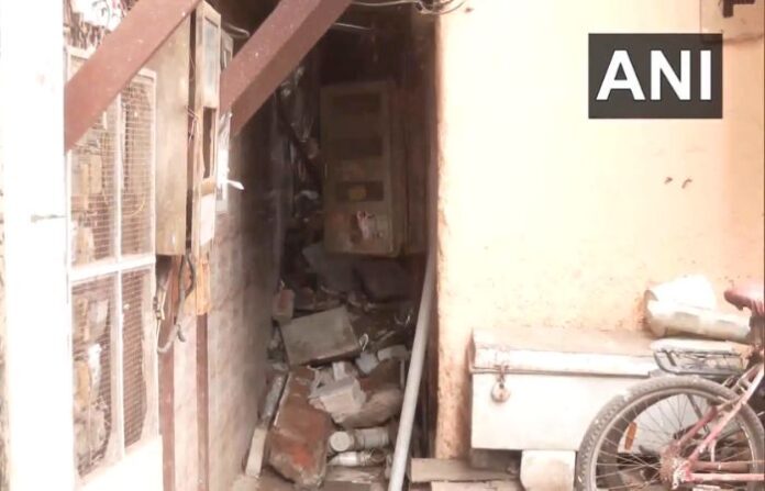 bandra house collapse