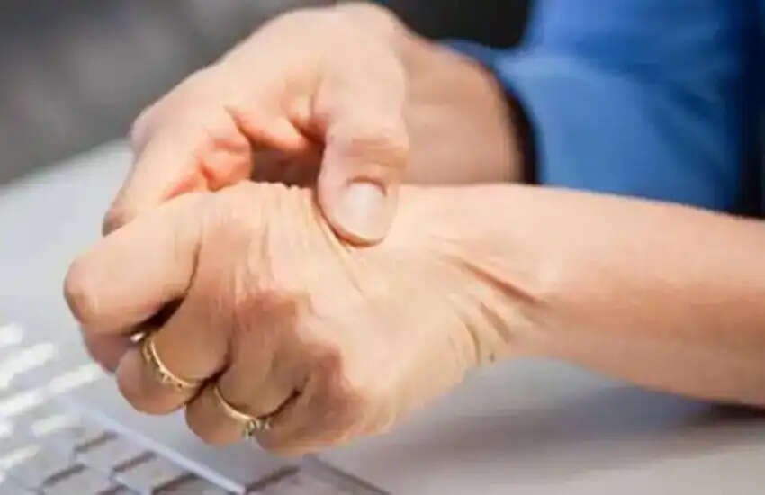 तासन्तास आरोग्यावर दुष्परिणाम बसणे