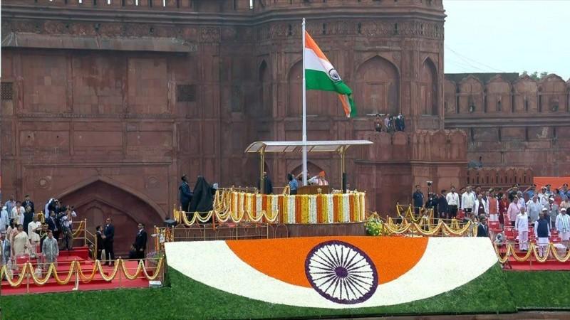 बिग बॅंग रिफॉर्मः पंतप्रधान मोदी यांच्या भाषणानंतर वित्त मंत्रालयाने दोन-स्लॅब जीएसटी प्रणाली प्रस्तावित केली बिग बॅंग रिफॉर्मः पंतप्रधान मोदी यांच्या भाषणानंतर वित्त मंत्रालयाने दोन-स्लॅब जीएसटी प्रणाली प्रस्तावित केली