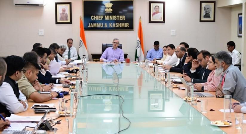 जम्मू -काश्मीरचे मुख्यमंत्री ओमर अब्दुल्ला यांनी उच्च स्तरीय बैठकीचे अध्यक्ष होते. ओमर अब्दुल्ला