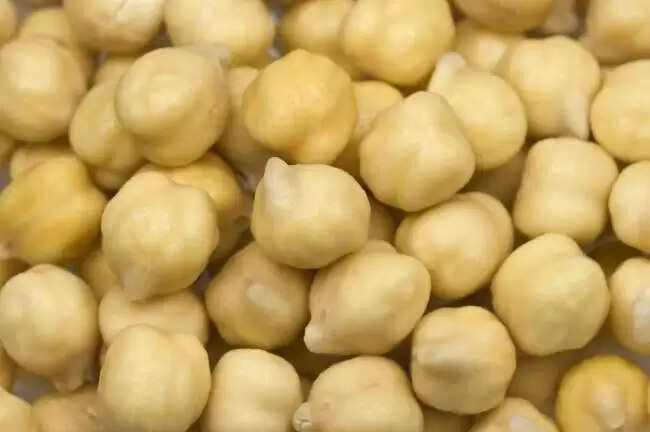 व्हाइट चाना यांचे आरोग्य फायदे: ते आपल्यासाठी फायदेशीर कसे आहेत ते जाणून घ्या