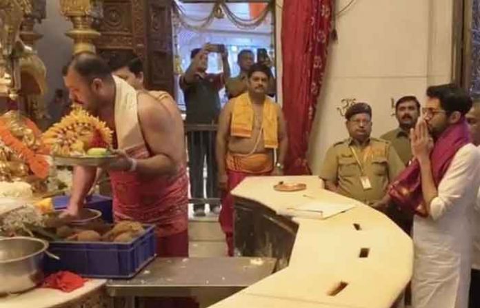 आदित्य-थॅकराये-गानपती-टेम्पल आदित्य-थॅकराये-गानपती-टेम्पल