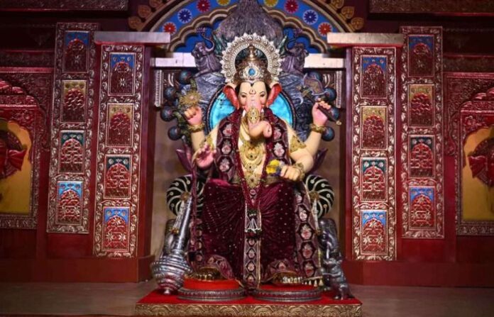 charkopcha raja visarjan 2025