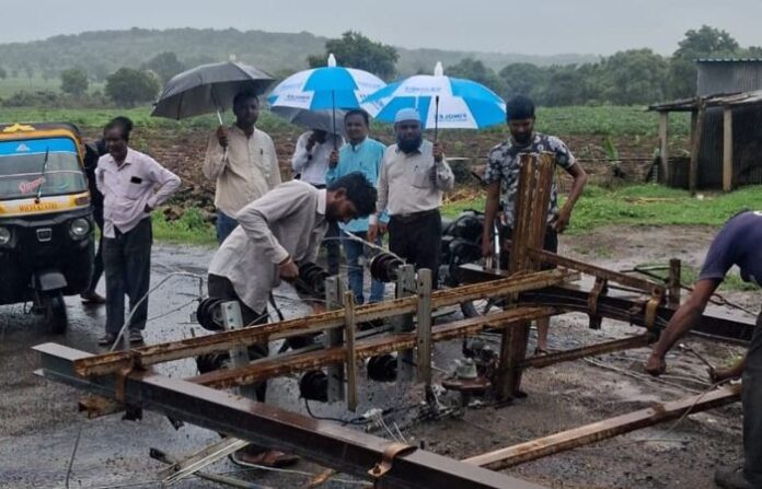 महाडिस्कॉम-फॉर्ट्स-टू-रीस्टोर-पॉवर-इन-यूडी-यूडी-एएमआयडी-हेवी-रेन महाडिस्कॉम-फॉर्ट्स-टू-रीस्टोर-पॉवर-इन-यूडी-यूडी-एएमआयडी-हेवी-रेन