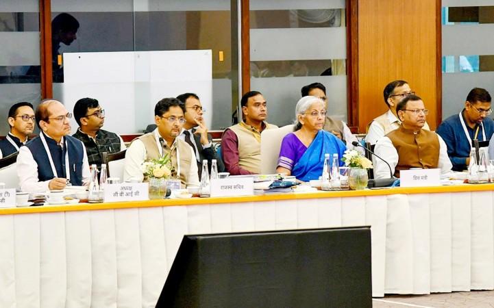 गतिशीलता वाढविण्यासाठी जीएसटी सुधारणे, तरुणांसाठी निरोगी जीवनशैलीला प्रोत्साहन द्या गतिशीलता वाढविण्यासाठी जीएसटी सुधारणे, तरुणांसाठी निरोगी जीवनशैलीला प्रोत्साहन द्या