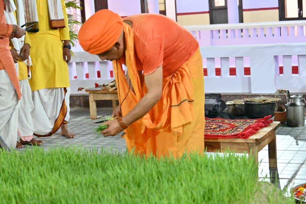 The ritual of Navratri Ashtami was completed with Havan in Shaktipeeth of Gorakhnath Temple* The ritual of Navratri Ashtami was completed with Havan in Shaktipeeth of Gorakhnath Temple*
