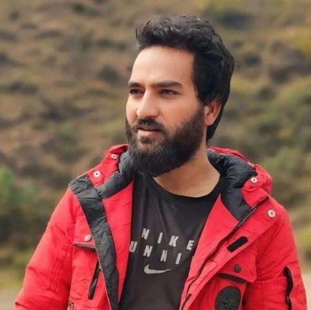 जम्मू -के -मेहराज मलिकमधील एकट्या आपचे आमदार, जम्मू -काश्मीर पोलिसांनी एका महिला डॉक्टरांविरूद्ध अपमानास्पद भाषा वापरल्याचा आरोप केला होता. प्रौढ