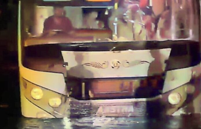 bus1 (1)