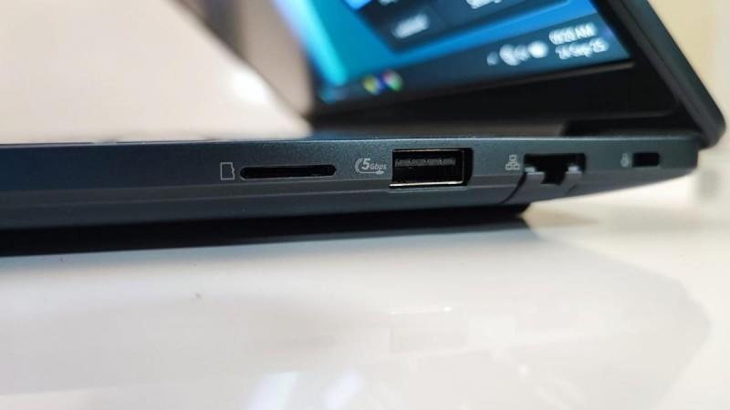 ASUS STAMPOGE B5 पुनरावलोकन ASUS STAMPOGE B5 पुनरावलोकन
