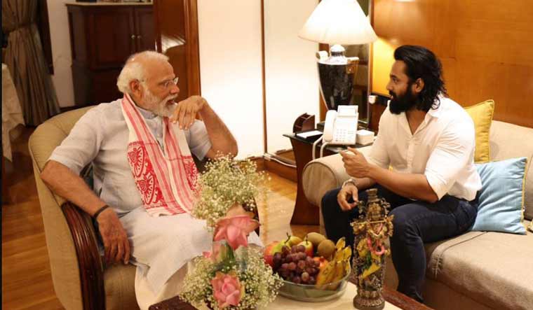 उनी-मुकुंदन-मोक उनी-मुकुंदन-मोक