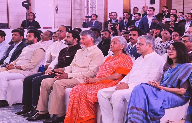 Google ने एआय सेंटर सेट अप करण्याच्या घोषणेचा फोटो जाहीर केला Google ने एआय सेंटर सेट अप करण्याच्या घोषणेचा फोटो जाहीर केला