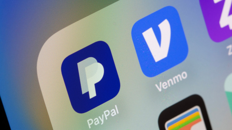 PayPal आणि Venmo ॲप्स दर्शवणारी टच स्क्रीन
