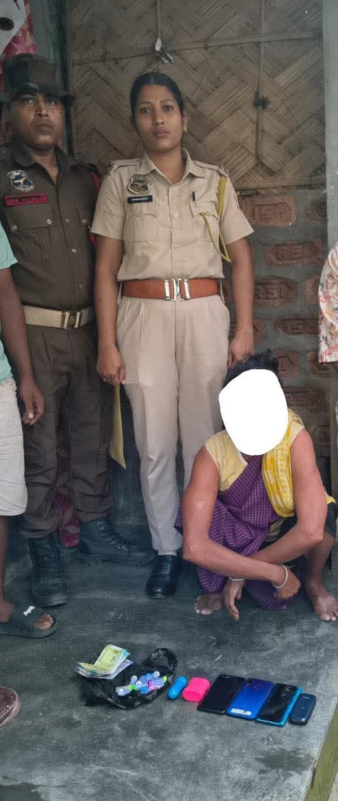 महिला ड्रग्ज तस्कराला अटक महिला ड्रग्ज तस्कराला अटक