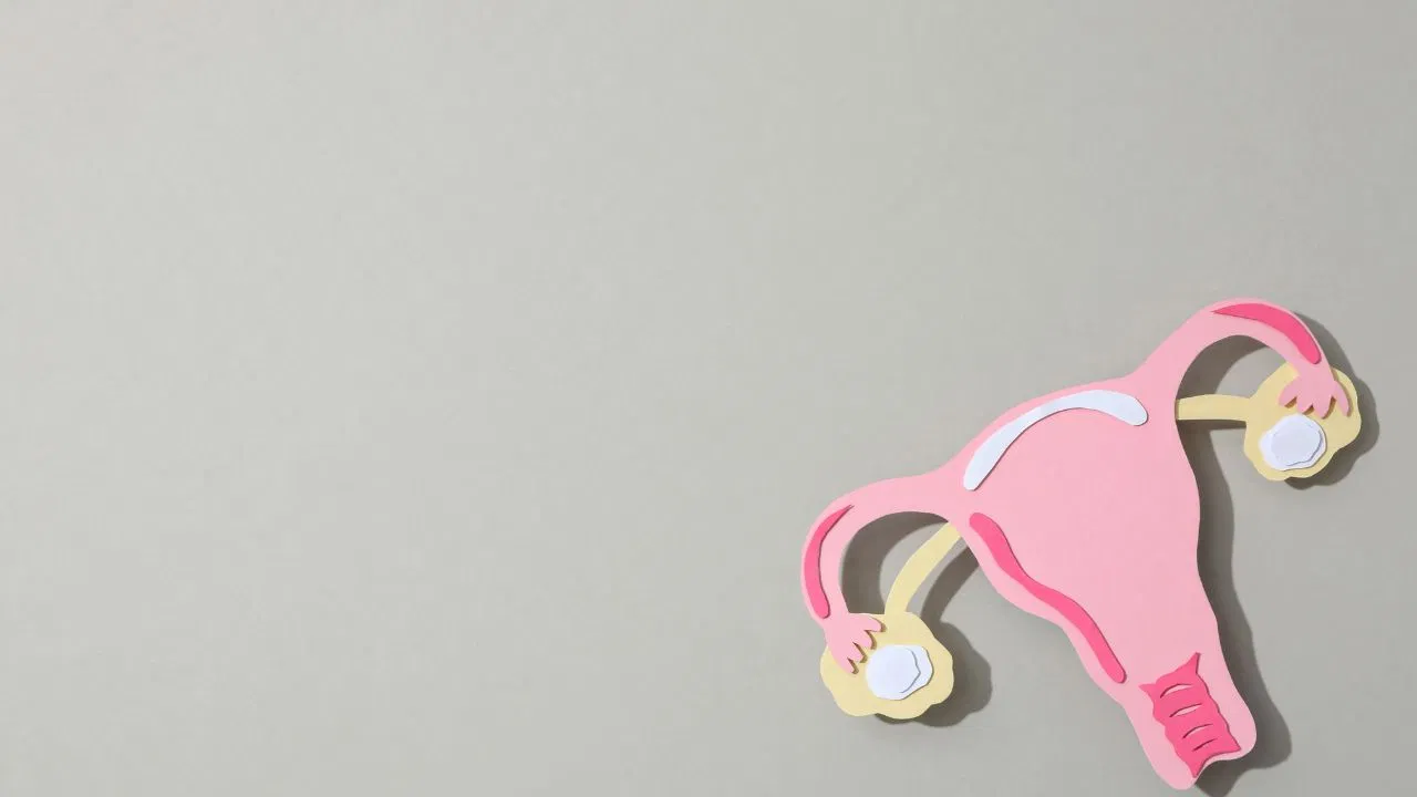 हेल्दी फूड खाण्यासोबतच हेल्दी वजन राखणेही खूप महत्त्वाचे आहे. कारण, जास्त वजनामुळे शरीरात हार्मोनल असंतुलन होऊ शकते. त्यामुळे अंडाशयांवर दबाव येतो. आणि यामुळे PCOD आणि PCOS सारख्या आजारांचा धोका वाढू शकतो. यासाठी वजन नियंत्रणात ठेवा.