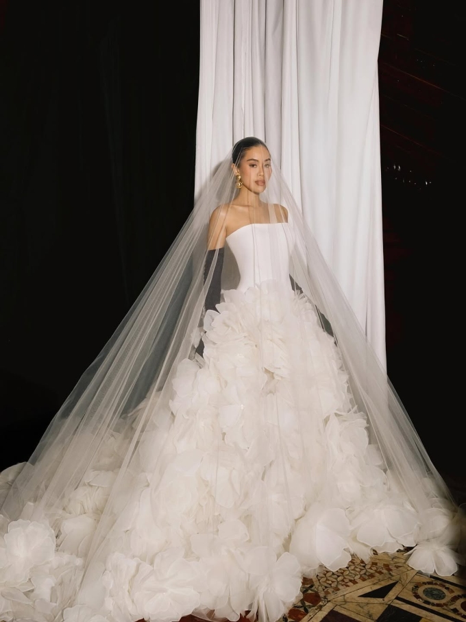 Nguyen Thao Tien, लक्झरी रिटेल टायकून Jonathan Hanh Nguyen यांची मुलगी, तिच्या मंगेतरासह. Tiens Instagram वरून फोटो