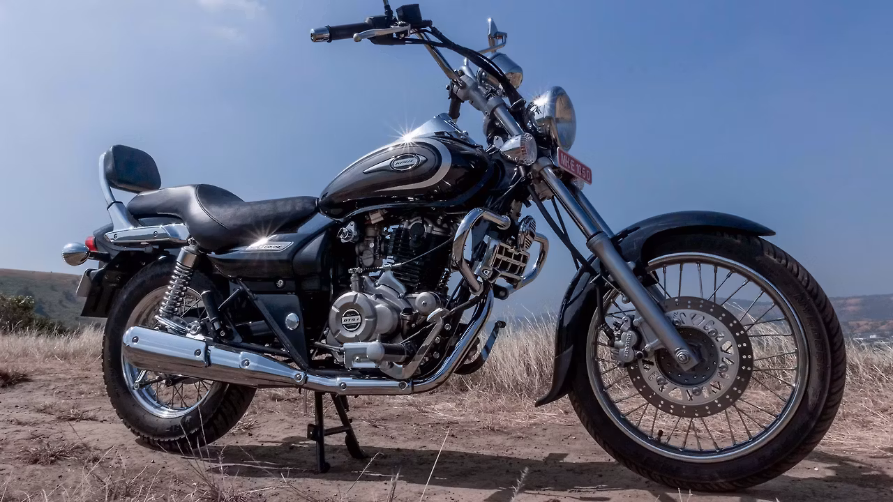 बजाज ॲव्हेंजर क्रूझ 220 फ्रंट व्ह्यू इमेज – बाइकवाले