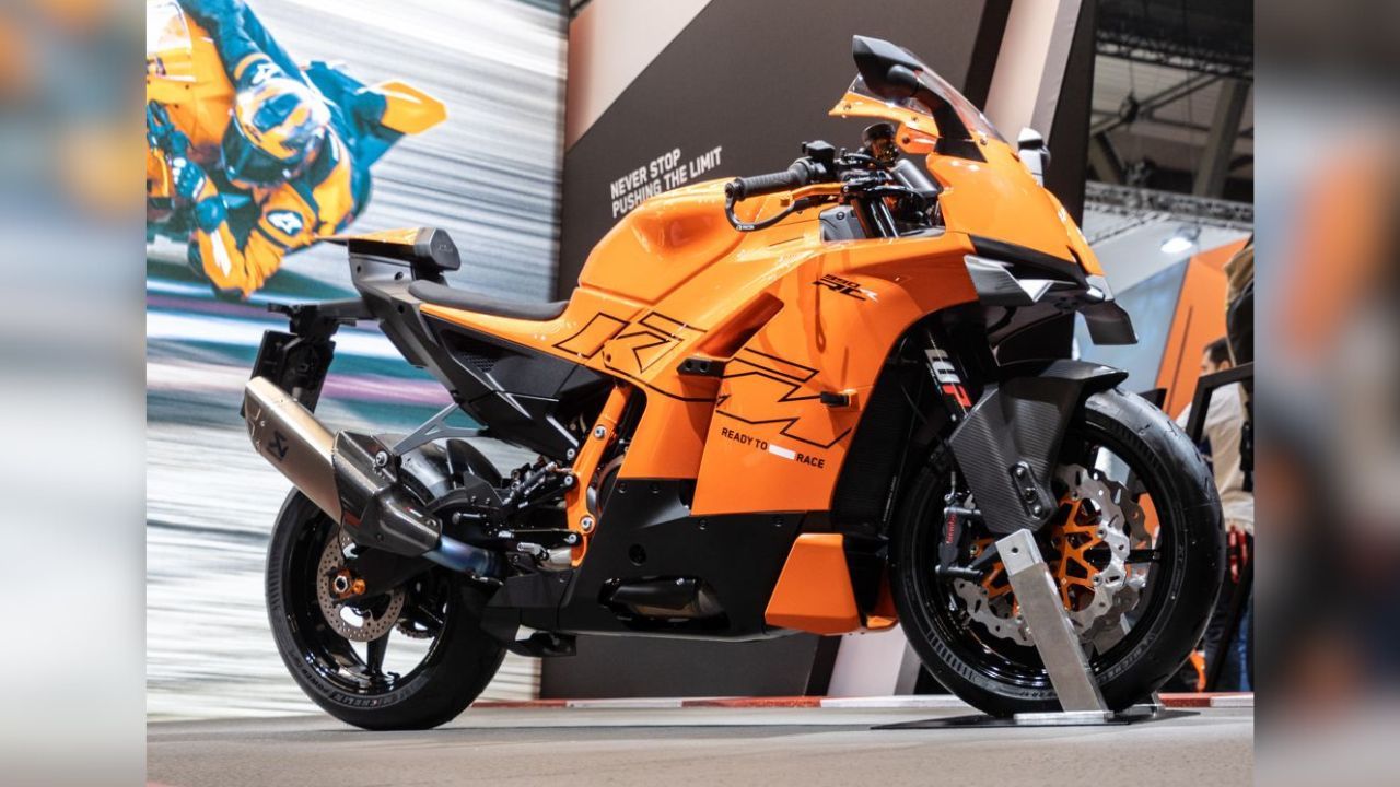 EICMA 2024: KTM 990 RC R कार्बन फायबर विंगलेट्स, अक्रापोविक एक्झॉस्ट आणि बरेच काही सह अनावरण केले | ऑटोएक्स