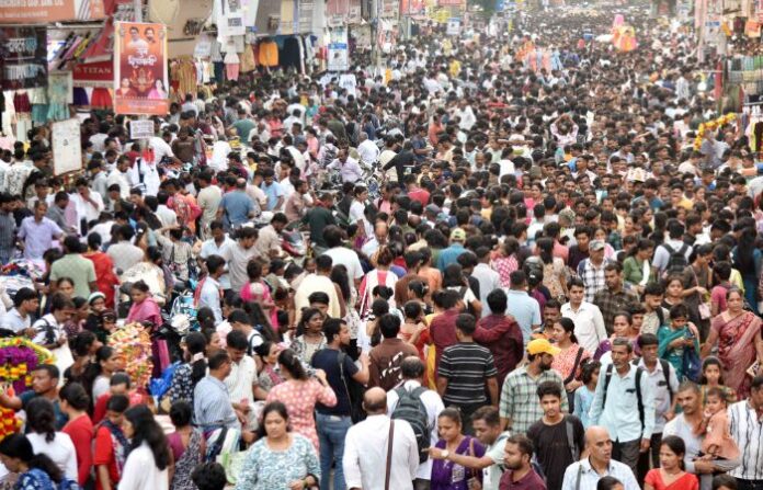 dadar crowd