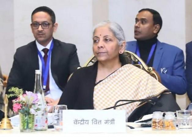 जीएसटी कौन्सिलची बैठक टॅक्स स्लॅब्स, सेस पॉलिसीमध्ये मोठ्या फेरबदलाचे संकेत देऊ शकते