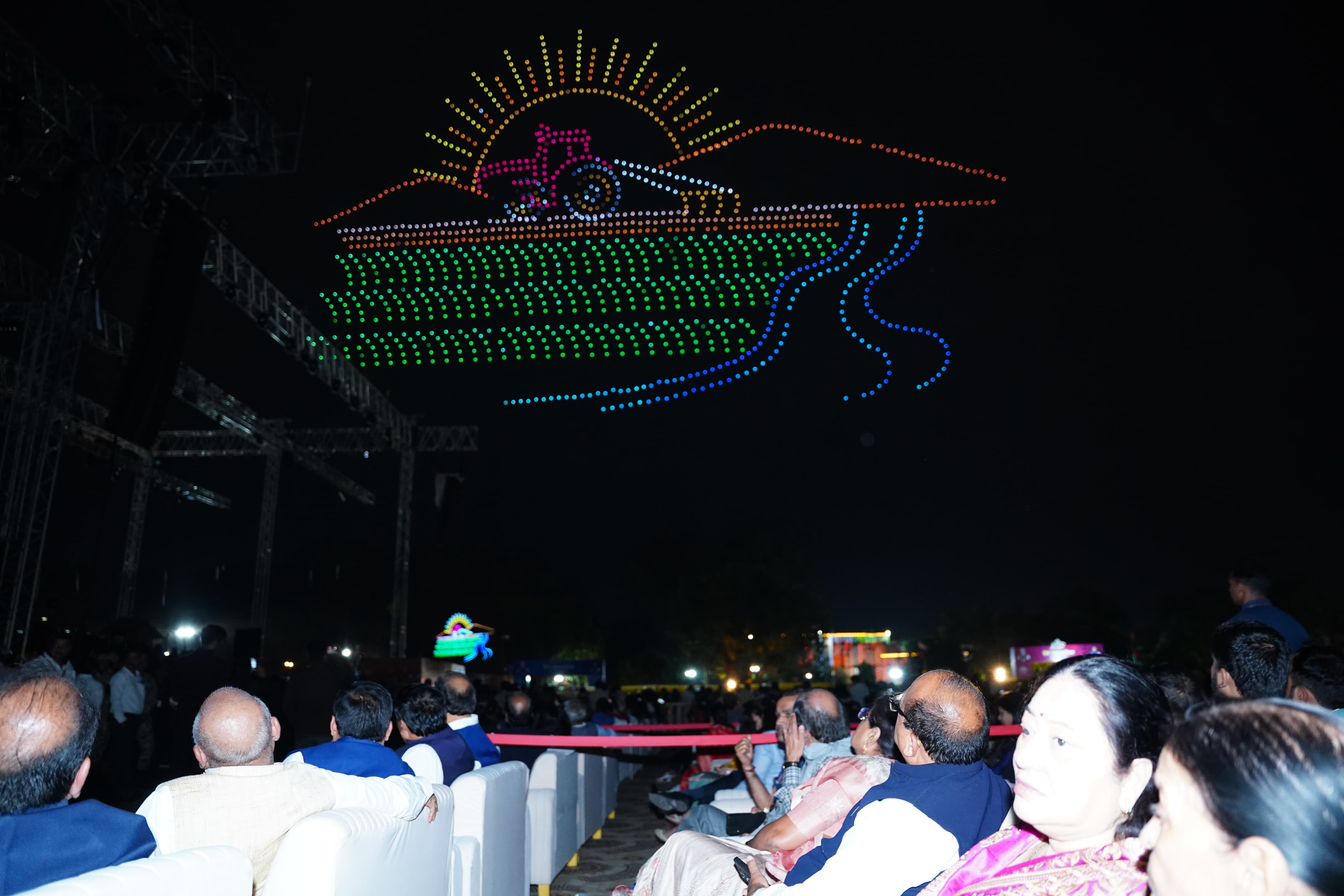 लाल परेड मैदानावर राज्यस्तरीय कार्यक्रम लाल परेड मैदानावर राज्यस्तरीय कार्यक्रम