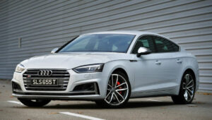 ऑडी S5 स्पोर्टबॅक: 5-स्टार सेफ्टी, 10 एअरबॅग्ज आणि अल्टीमेट लक्झरी परफॉर्मन्स