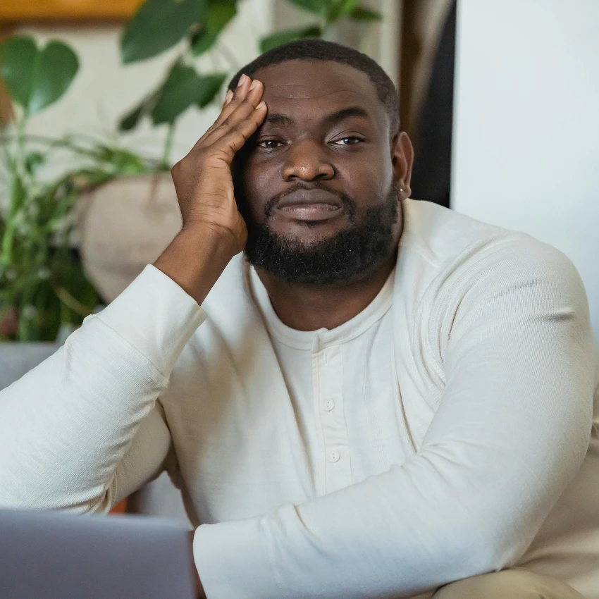 कंटाळा येणे तुमच्यासाठी चांगले आहे कारण ते तुम्हाला तुमचे ध्येय पूर्ण करण्यात मदत करते