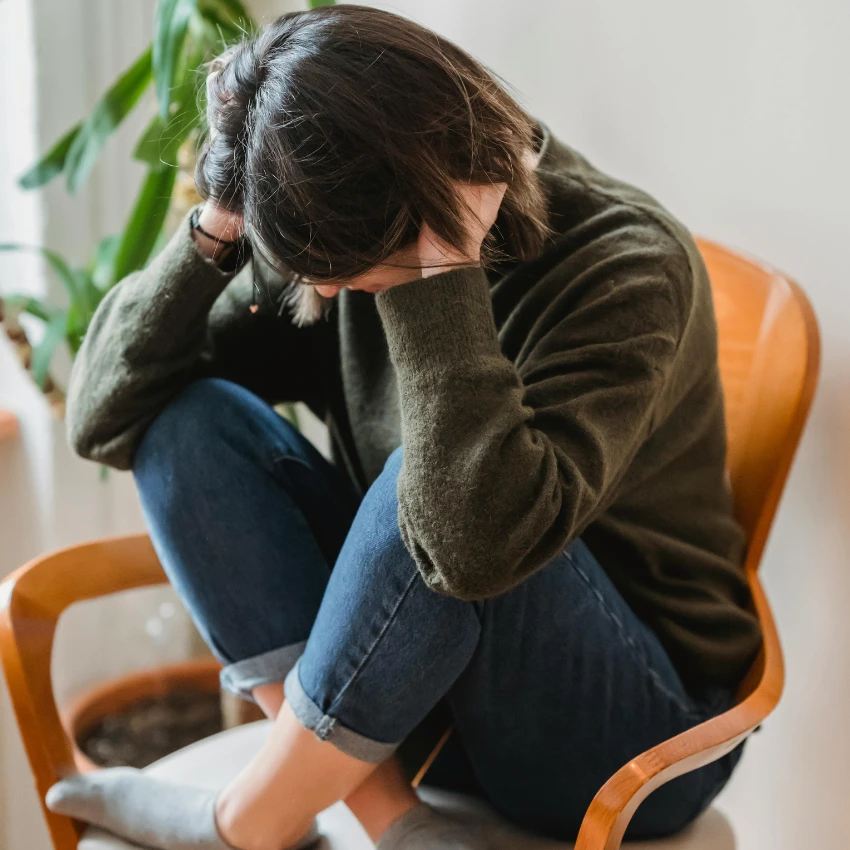 अंतर्मुख सामाजिक थकवा अनुभवत आहे