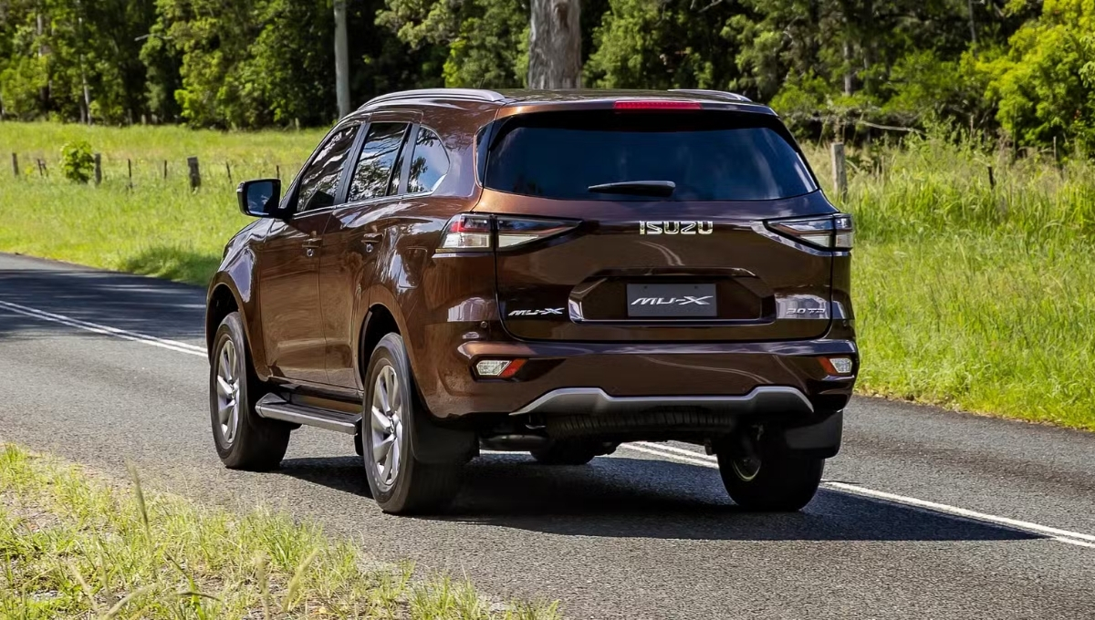 Isuzu MU-X: 1898cc इंजिन आणि प्रीमियम वैशिष्ट्यांसह भारत 7-सीटर SUV