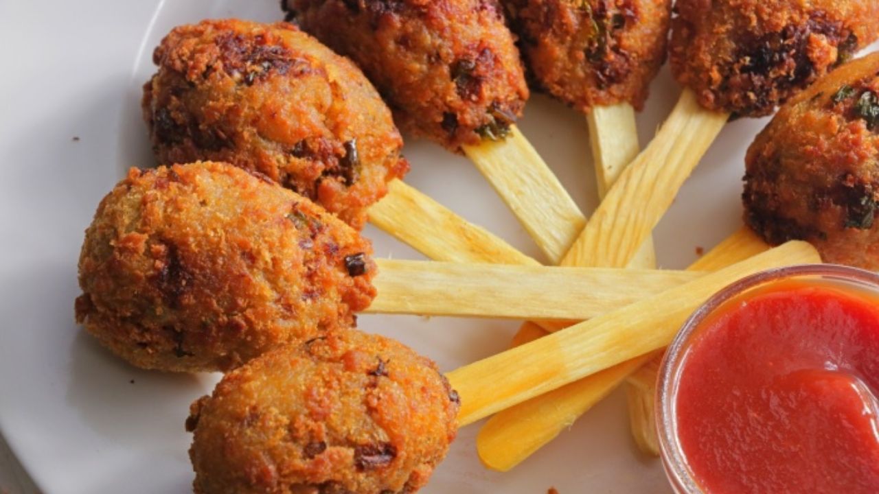 चीझी व्हेज लॉलीपॉप्स