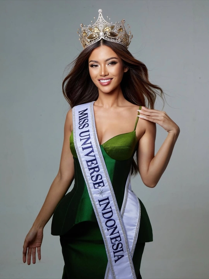 सनली लिऊ, मिस युनिव्हर्स 2025 स्पर्धेत इंडोनेशियाचे प्रतिनिधित्व करत आहे. लियस इंस्टाग्रामवरील फोटो