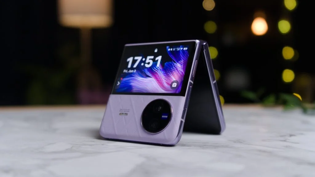 Vivo X Flip स्मार्टफोन