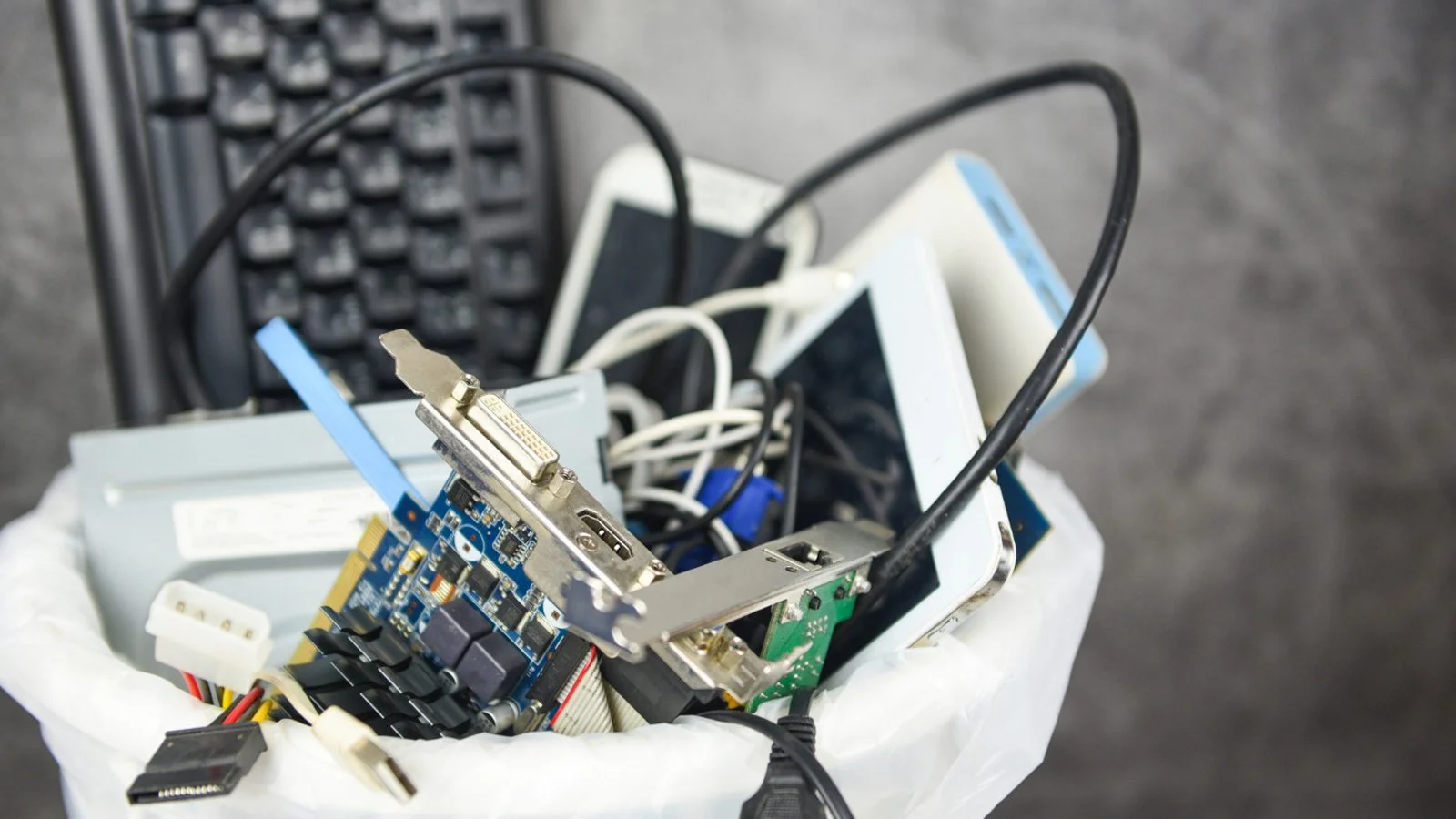 इलेक्ट्रॉनिक कचरा