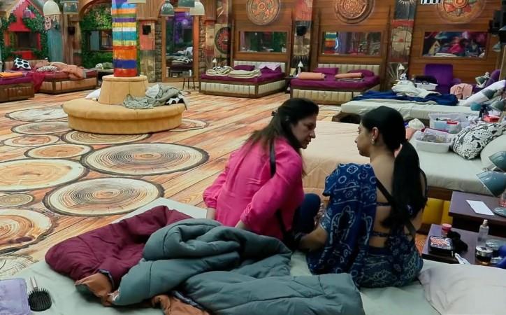 वीकेंड का वार: रोहित शेट्टीने मालतीच्या लैंगिक पसंतीबद्दल प्रश्न केल्याबद्दल कुनिकाची निंदा केली; फरहान पुढे म्हणाली, 'तिची वागणूक विचित्र आहे'