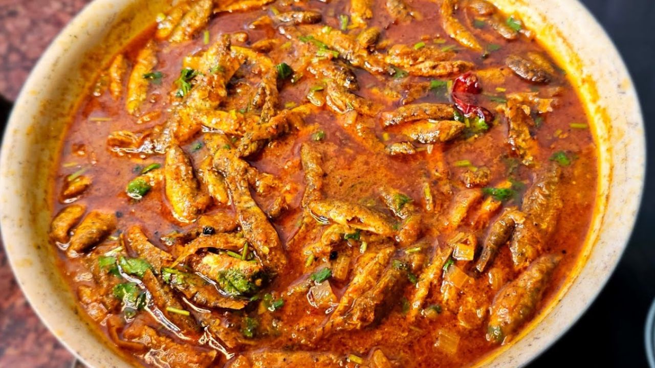 लहान मासे कृती