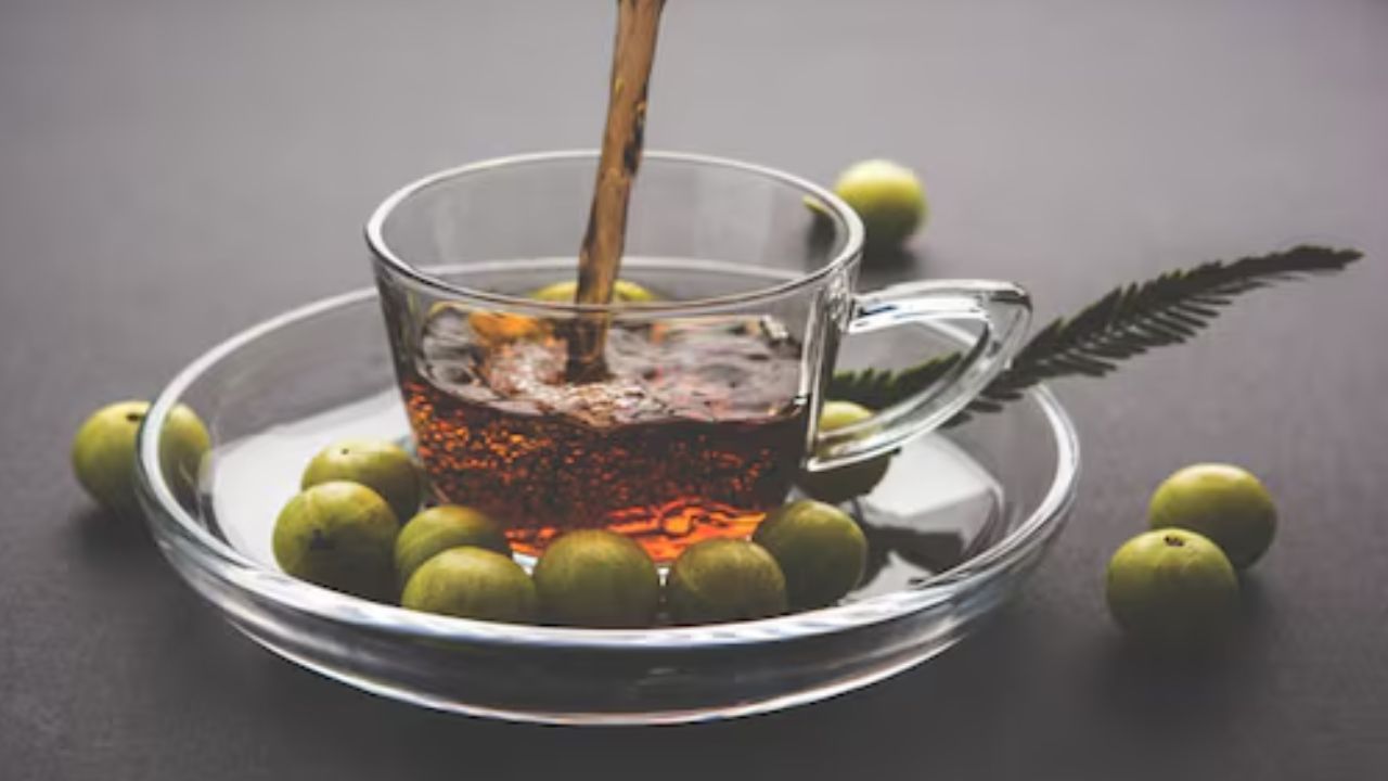 हिवाळी स्पेशल आवळा चहा