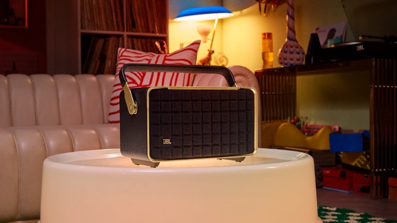 जेबीएल ऑथेंटिक्स 300 जेबीएल ऑथेंटिक्स ३००