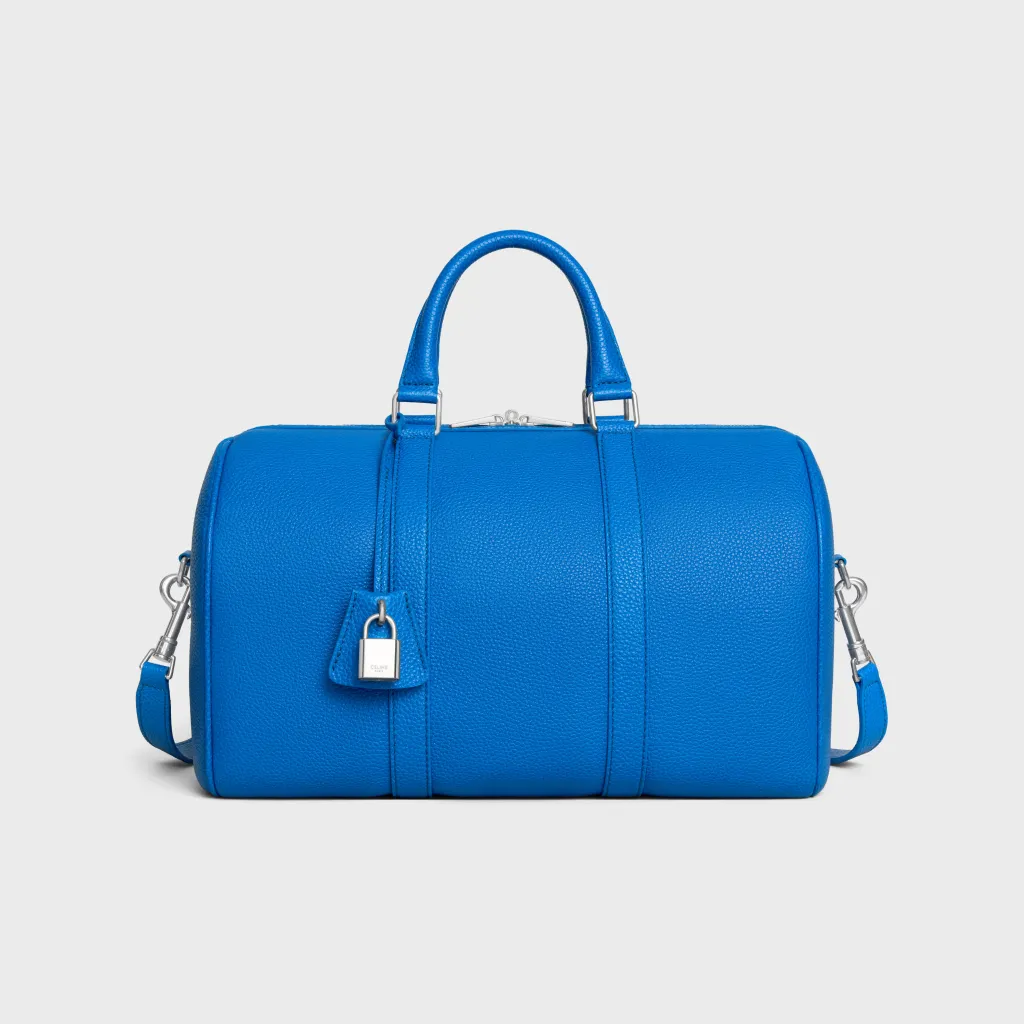सेलीन ब्लू लेदर ट्रॅव्हल बॅग.