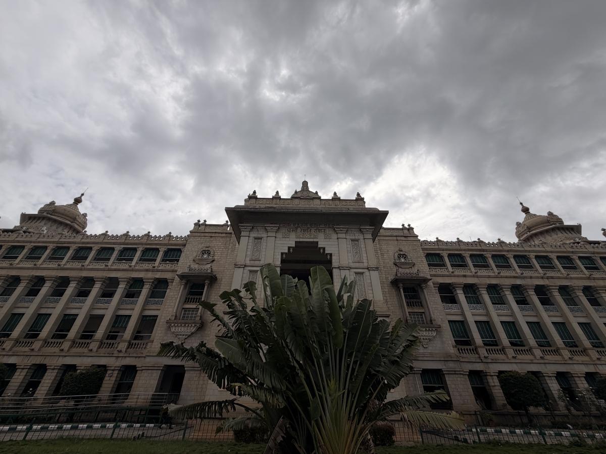 आयफोन 17 पुनरावलोकन