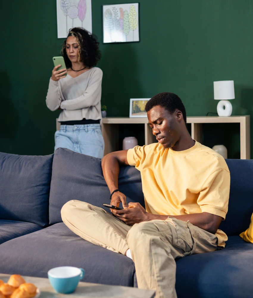 स्त्रीला एक सुरक्षित पण रिकामं नातं शोधण्याआधी अनुभवलं पाहिजे