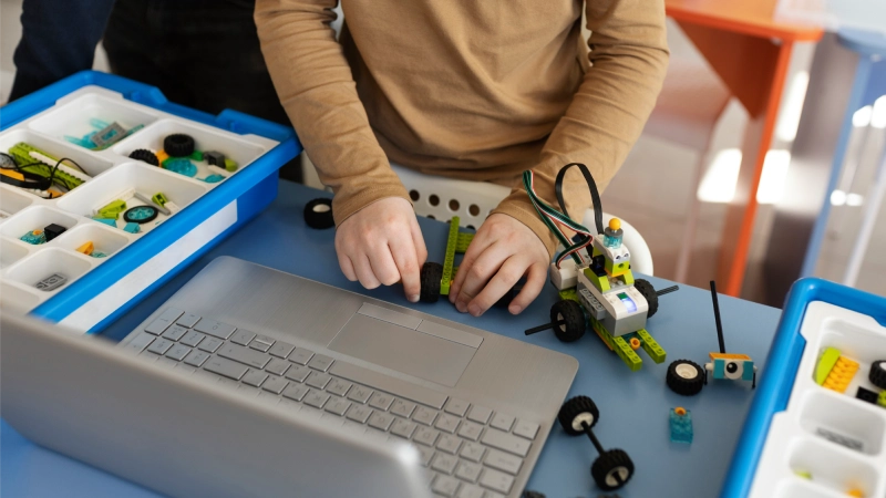 रोबोट मुले