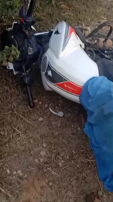 बाजारात खुलेआम गोळीबार करणाऱ्या बदमाशांचा एसपीचा सामना, दुचाकी, मोबाईल सोडून जंगलात पळून गेले, शोध सुरू