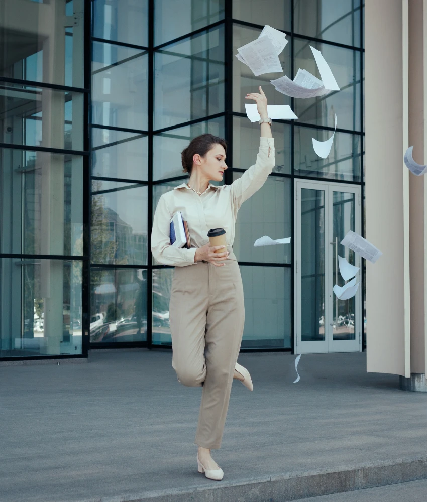 काम-जीवन समतोल बद्दल वेगळा दृष्टिकोन असलेली जनरल झेड महिला