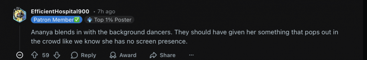 तू मेरी मैं तेरा मैं तेरा तू (प्रतिक्रिया) च्या टायटल ट्रॅकमध्ये कार्तिक आर्यन अक्षय कुमार, अनन्या पांडे पार्श्वभूमी नर्तकांसोबत मिसळून कॉपी करतो
